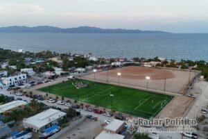 Construye Ayuntamiento de La Paz campo de fútbol en El Sargento con casi 4 mdp de recursos propios