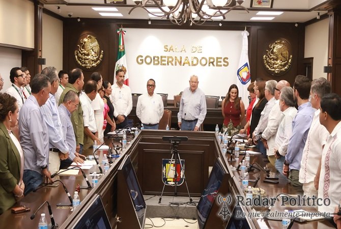 Revisan Gobernador y CFE condiciones del suministro eléctrico en BCS