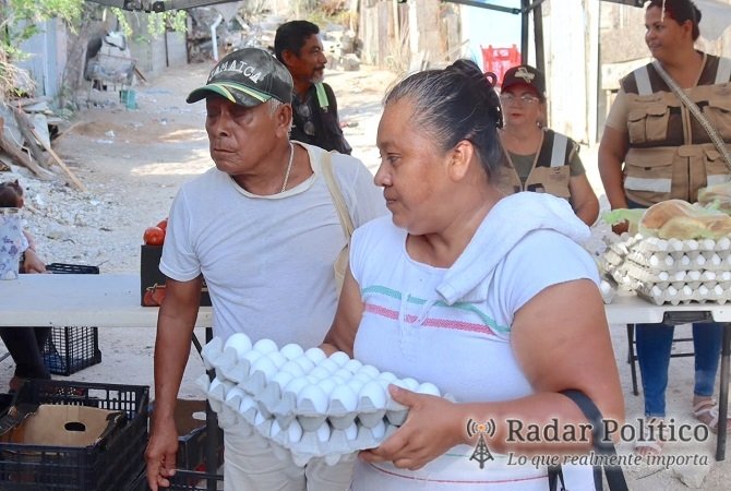 Acercan apoyos y atención directa a familias de Tierra y Libertad en Cabo San Lucas