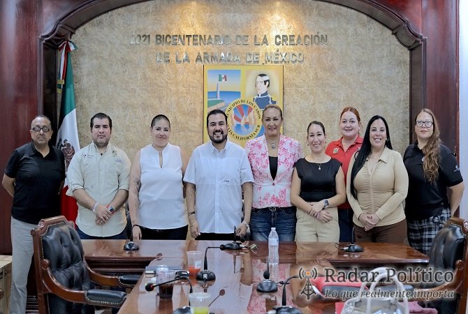 Informa activista Samara Martínez sobre iniciativa Ley Trasciende en reunión con autoridades de Los Cabos