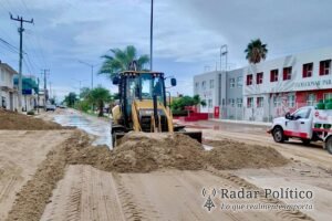 Refuerza Servicios Públicos rehabilitación de caminos y vialidades en Los Cabos