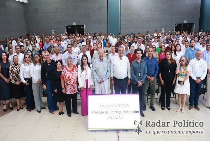 Encabeza Víctor Castro última jornada de capacitación para la entrega-recepción