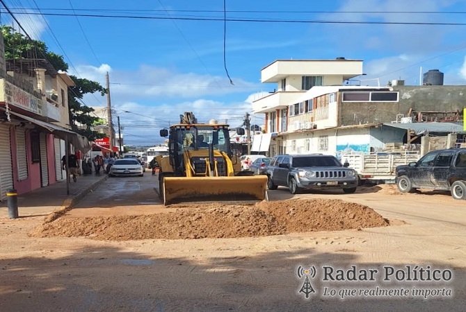 Mantiene Ayuntamiento de Los Cabos operativo permanente de limpieza y liberación de vialidades tras lluvias