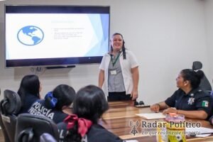 Fortalece Ayuntamiento de Los Cabos atención en salud mental con capacitación a personal del C2 y 911