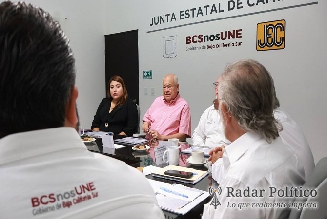Encabeza Víctor Castro sesión del Consejo de la Junta Estatal de Caminos; reportan avance del 75% en obras